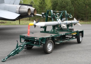 Suomen ilmavoimat käyttävät tällä hetkellä amerikkalaisia AIM-120 AMRAAM sekä AIM-9 Sidewinder ohjuksia Hornet-hävittäjiemme pääasiallisena ilmataisteluaseistuksena.